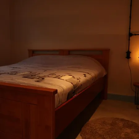 Ruim Driepersoons Moerstraten